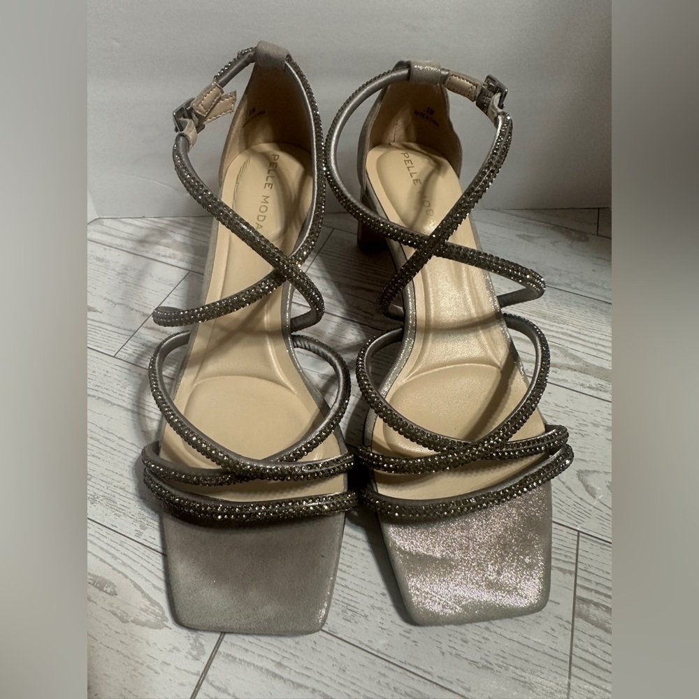 Pelle Moda Teena Kid Pewter Suede Strappy Dress Sandals in Size 6